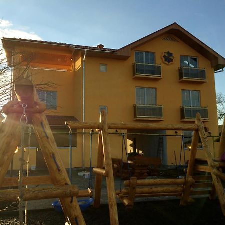 Villa Eden Delux Yanoshi Eksteriør billede