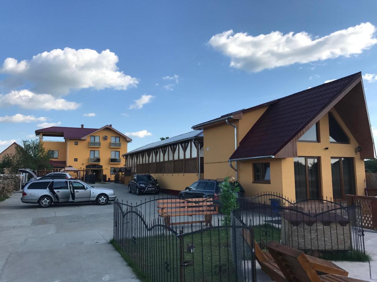 Villa Eden Delux Yanoshi Eksteriør billede